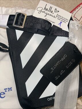 New Off White Crossbody 🥳🥳❌❌